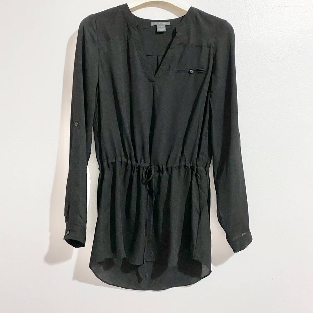 💜3/25$🛍 Suzy Shier Black Sheer Long Blouse